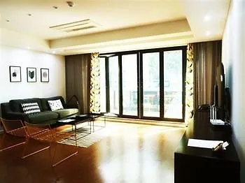 Ye4 *